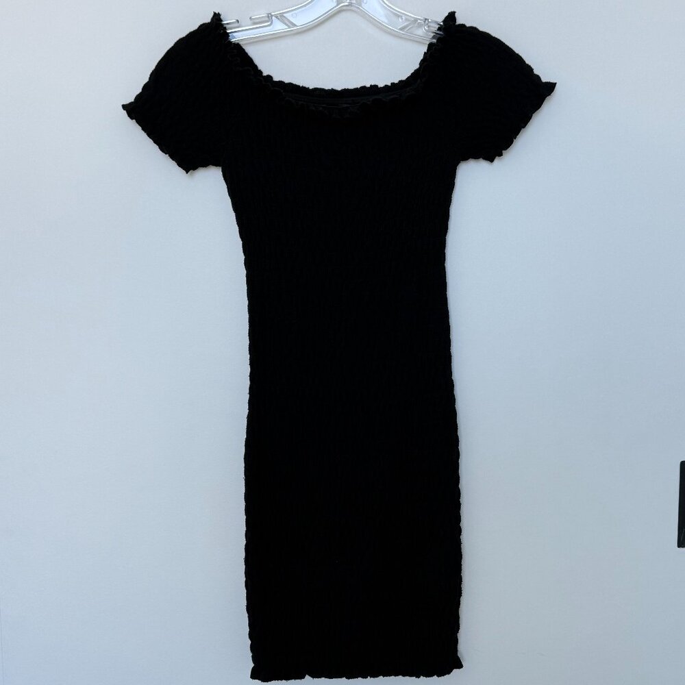 AQUA black mini stretchy off shoulder body con smocked dress XS